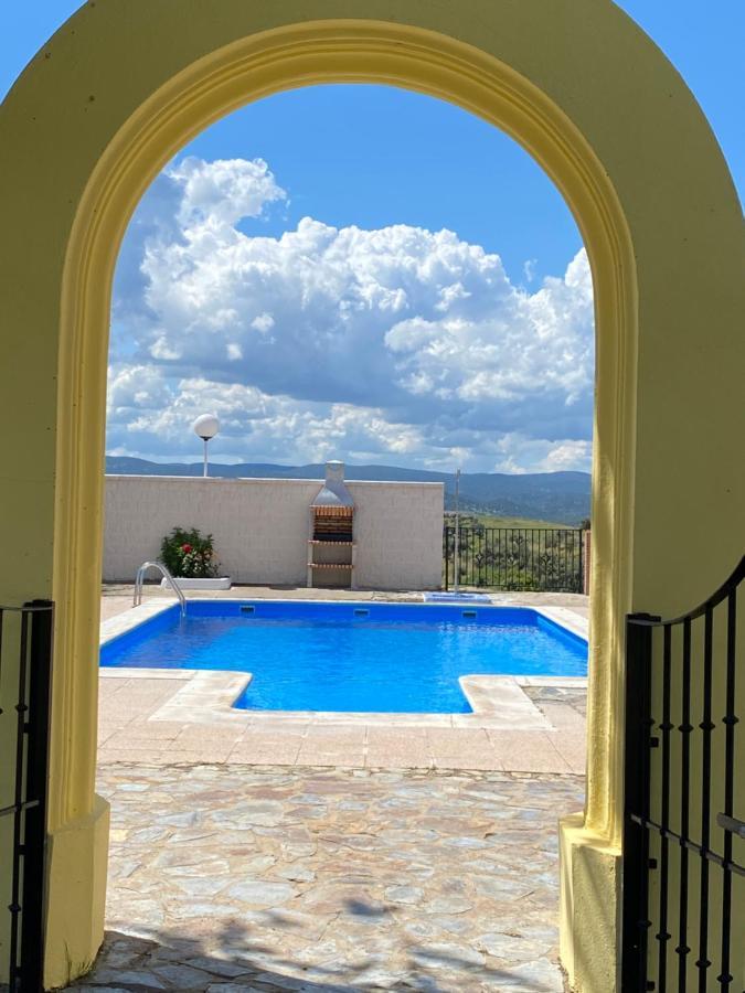 Casa Rural Montes De Trigo เฮเรส เด ลอส คาบาลเญรอส ภายนอก รูปภาพ