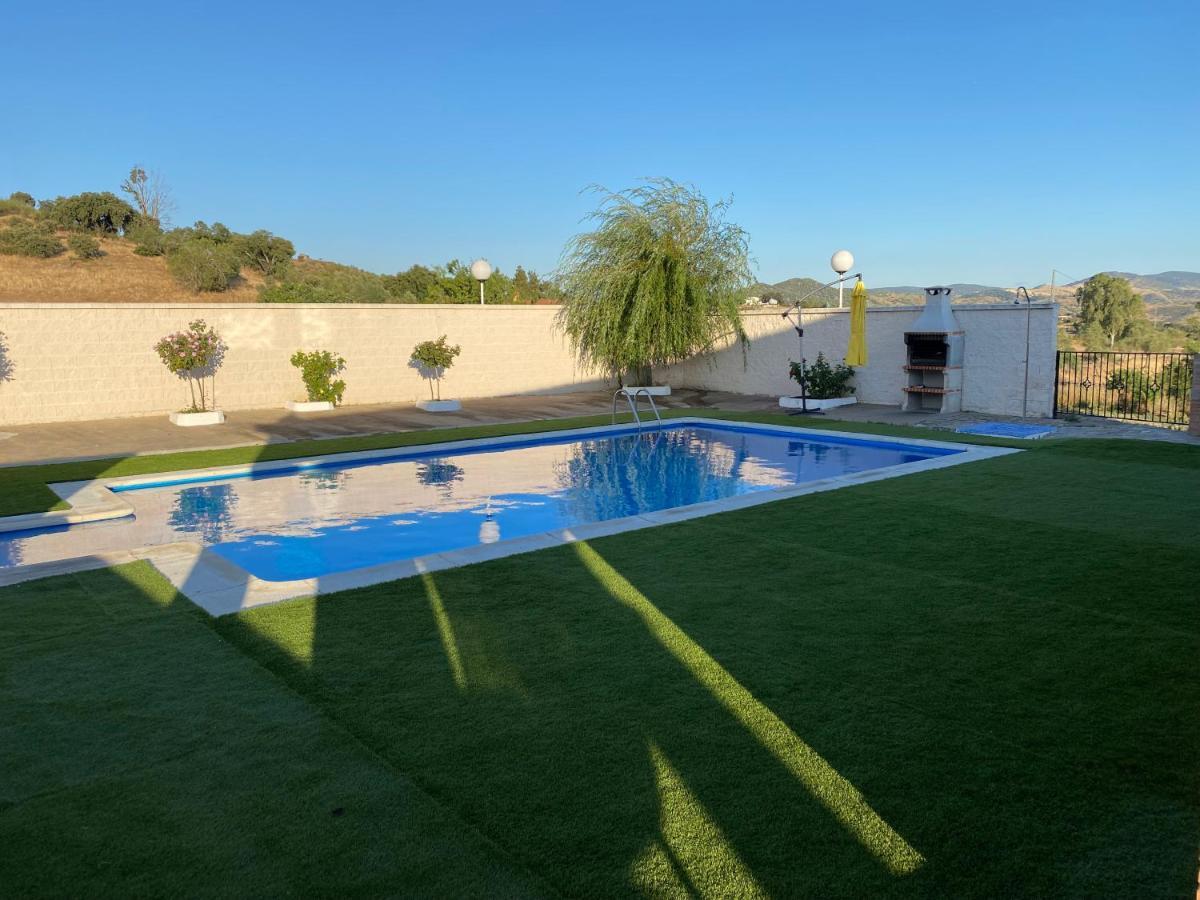 Casa Rural Montes De Trigo เฮเรส เด ลอส คาบาลเญรอส ภายนอก รูปภาพ