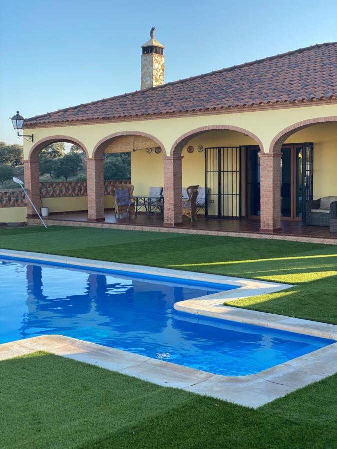Casa Rural Montes De Trigo เฮเรส เด ลอส คาบาลเญรอส ภายนอก รูปภาพ