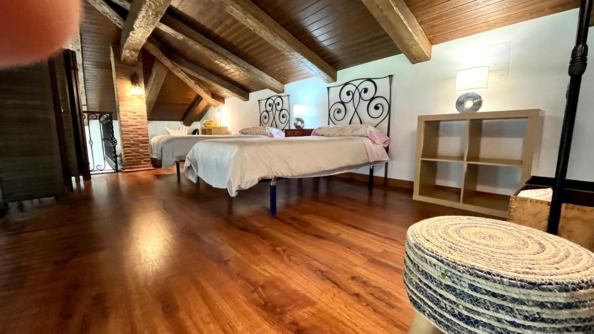 Casa Rural Montes De Trigo เฮเรส เด ลอส คาบาลเญรอส ภายนอก รูปภาพ